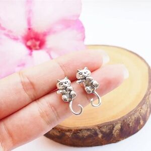 Women's pretty jewelry silver cat with long tail earrings